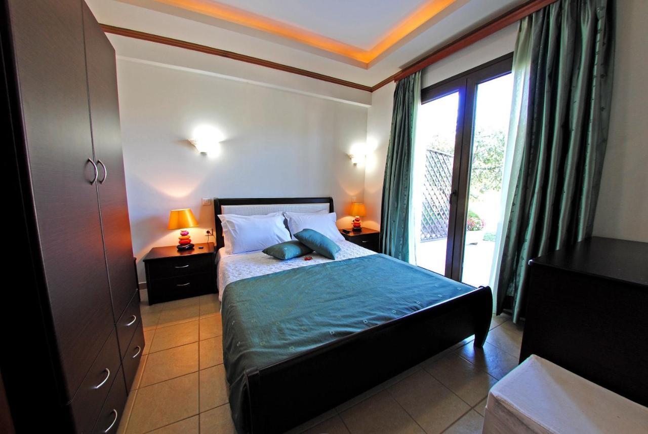 Dionysus Apartments & Suites Ierissós Bilik gambar